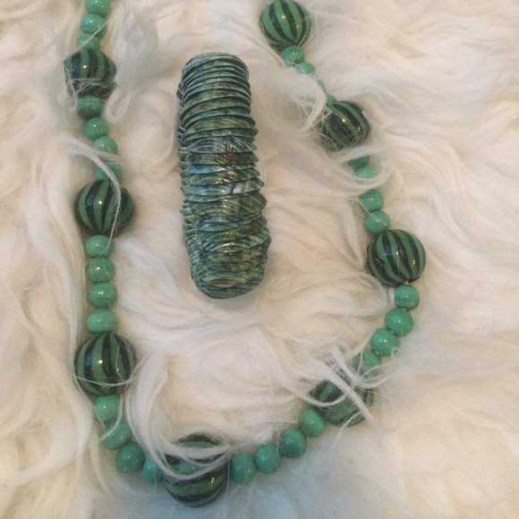 Stone necklace matching bracelet - Picture 3 of 5